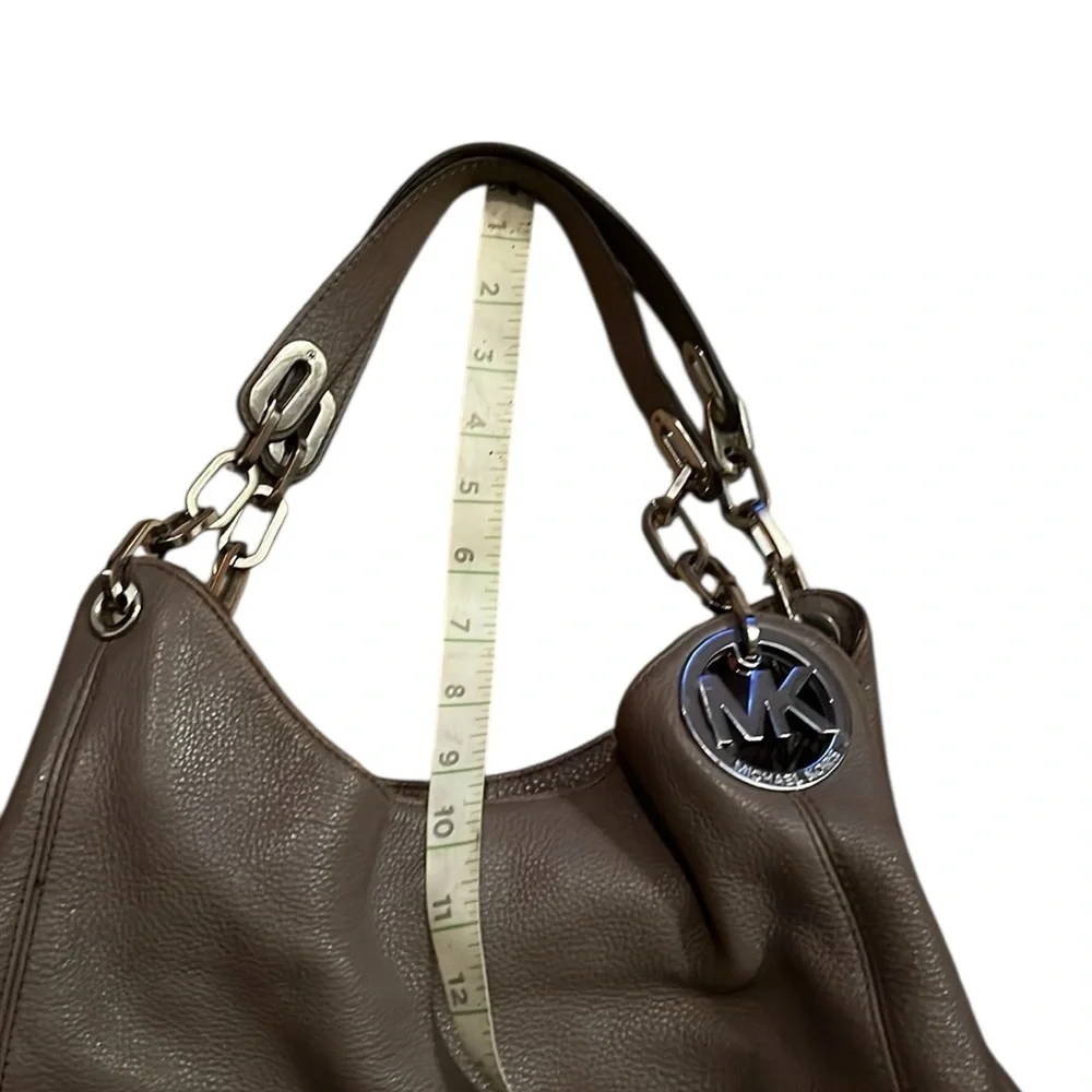 MK Michael Kors Elegant Gray Leather Shoulder Bag